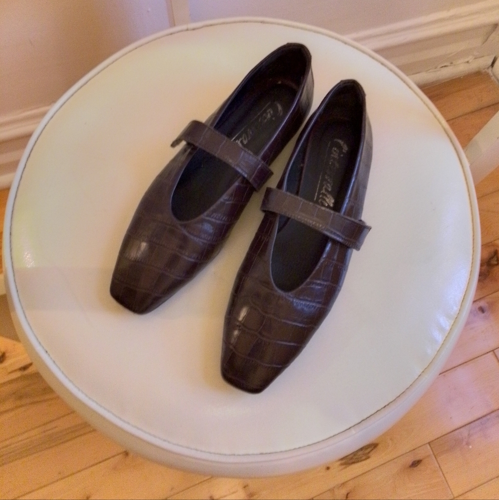 Brown leather ballerina flats by L'Intervalle (size 38)